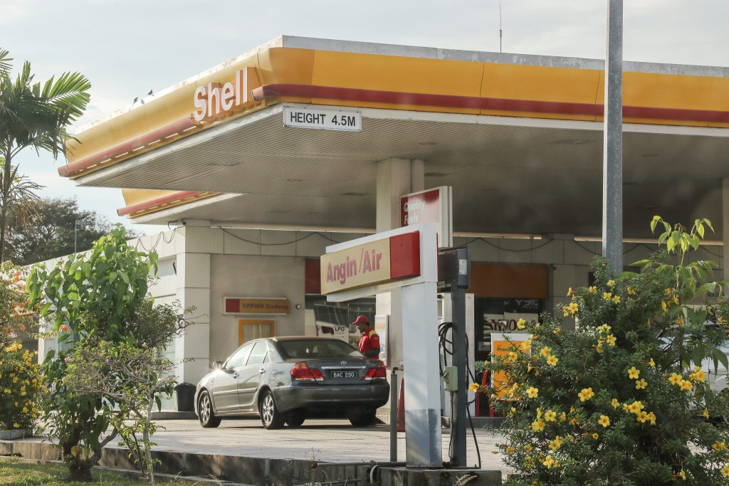 Foreign vehicles must have tank three-quarters full to enter Brunei from April 1: DoE